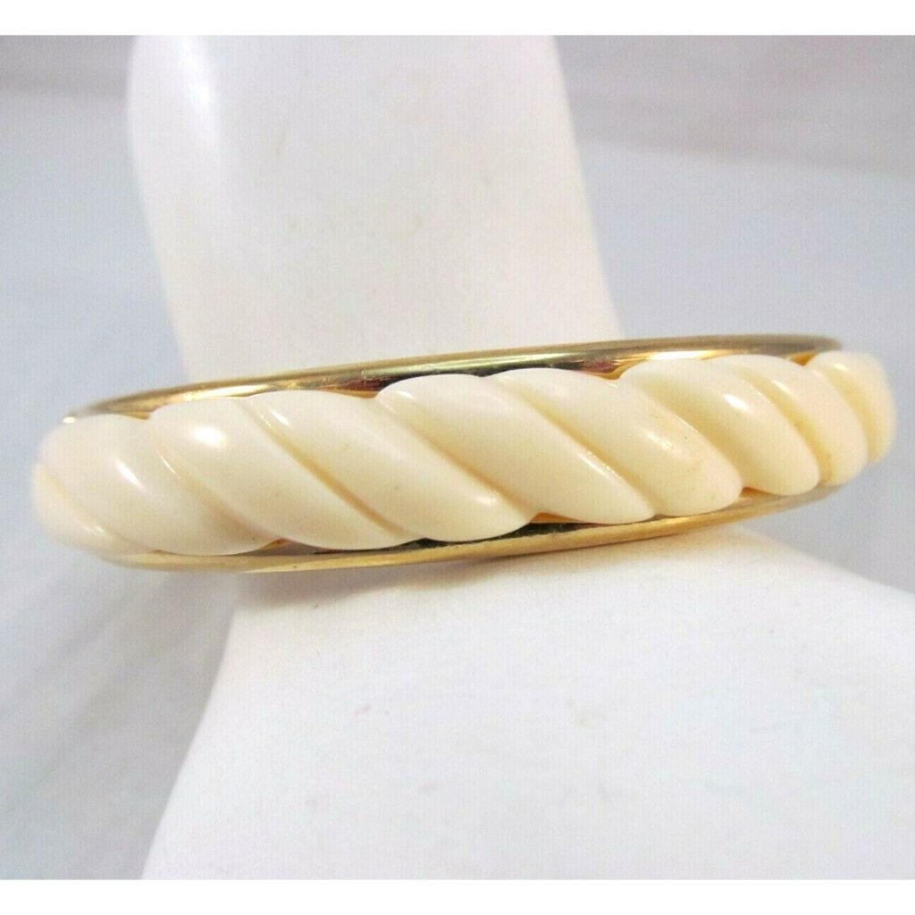 Cream And Gold Tone Hinged Bangle Bracelet Made In Italy 28$